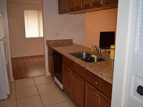 4th image of 5339 Black Pine Dr
