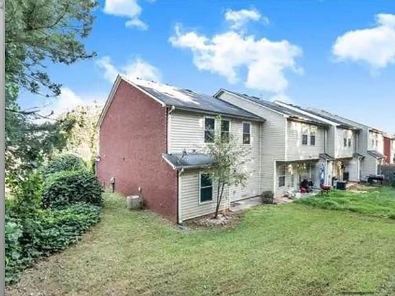 3rd image of 5563 Windfall Ln