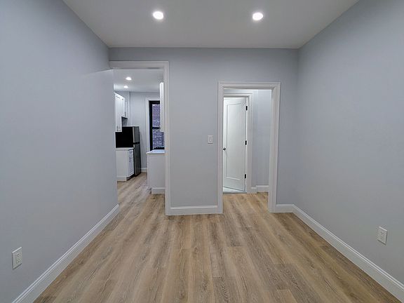 5th image of 516 E 79th St APT 6D