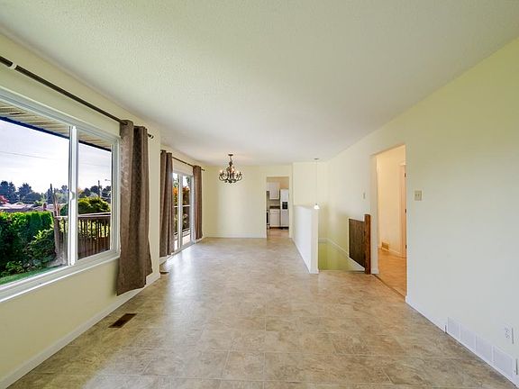 4th image of 34355 Jasper Ave