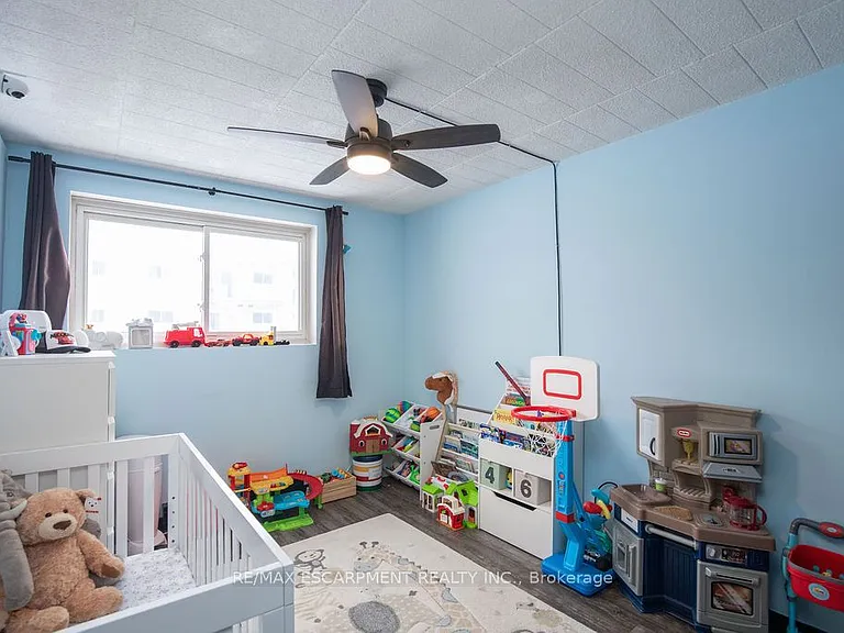 71 Vanier Dr #110 — Photo 23