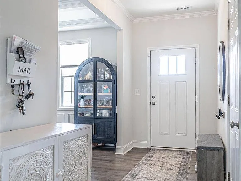 104 Sierra Dr — Photo 4