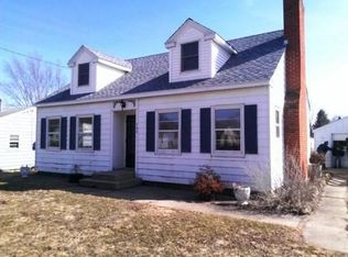 725 Wayne Dr, Machesney Park, IL 61115
