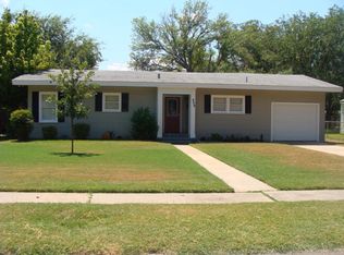 809 Laurel St, Uvalde, TX 78801