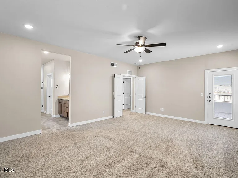 10013 Hueco Junction Rd — Photo 35