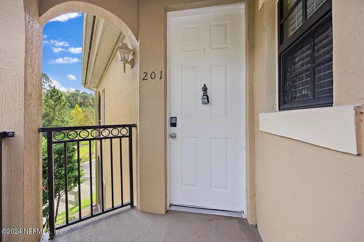 Building Photo - 180 Calle El Jardin St #201