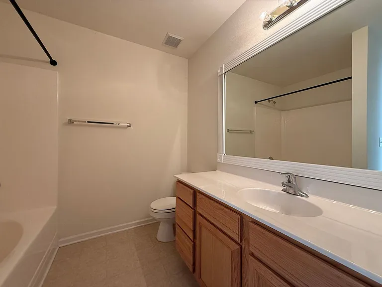 5994 Fox Point Cir — Photo 14
