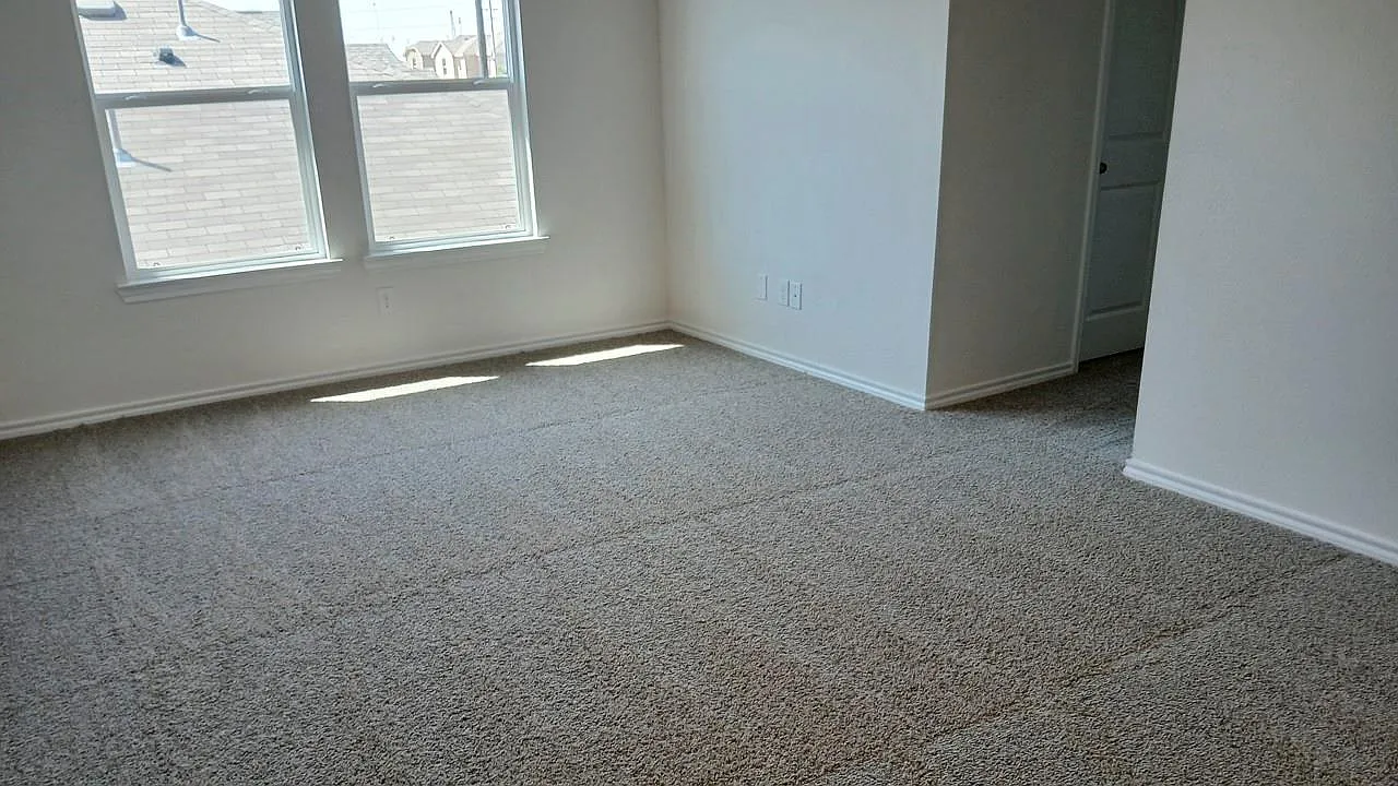 4 bed, 2208 sqft, $2,150 — Photo 4