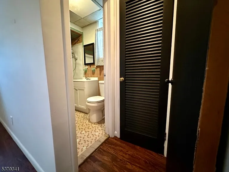 530 Valley Brook Ave — Photo 5