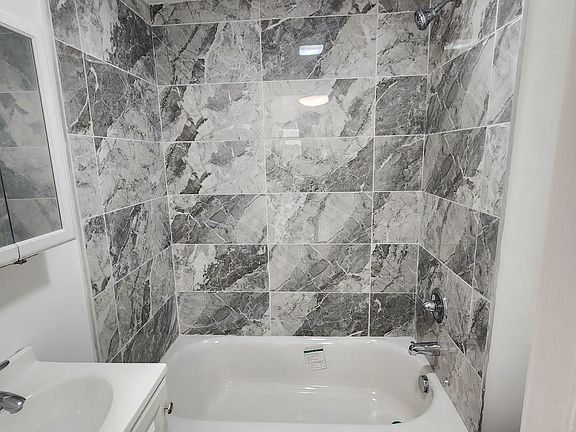 4th image of 89 W Main St #B