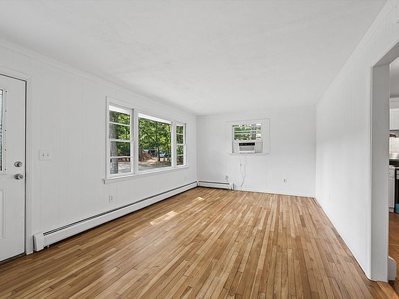 4th image of 15 Washington Ave