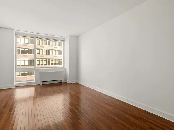 120 Riverside Boulevard image 1 of 13