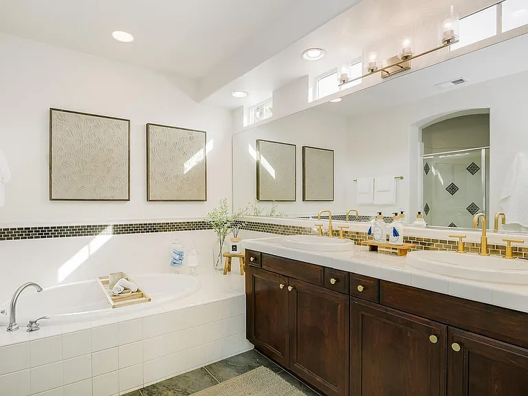 409 N Cedros Ave — Photo 18