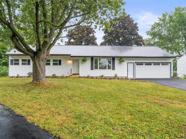 11 Appledore Cir, Rochester, NY 14623