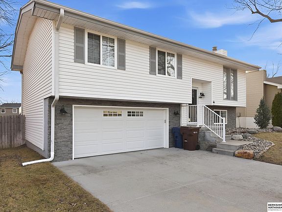 3rd image of 2809 Ponderosa Dr