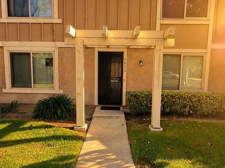 3853 Bixby Dr — Photo 1