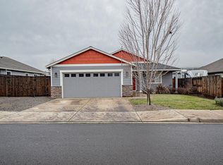 1007 Stonewater Dr, Eagle Pt, OR 97524