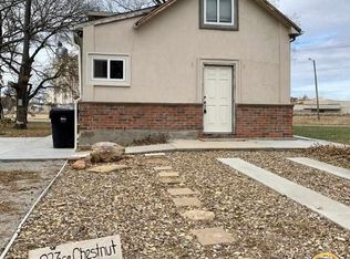 823 SE Chestnut St, Topeka, KS 66607