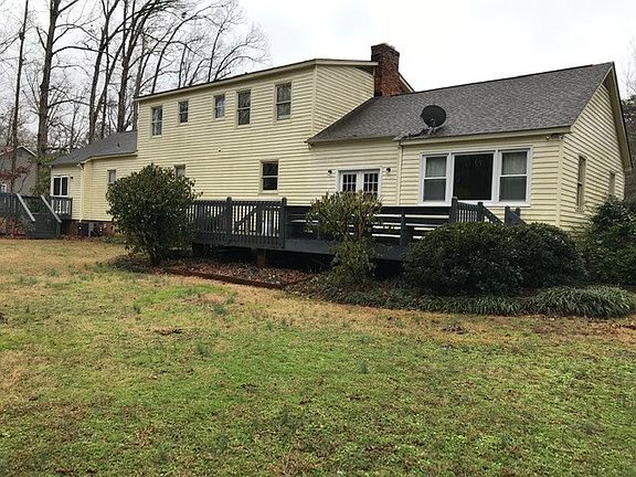 4th image of 140 Anderson Dr