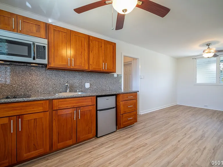 611 Kaiemi St — Photo 8