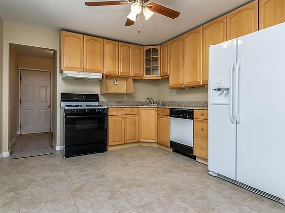 4th image of 355 E Roosevelt Ave