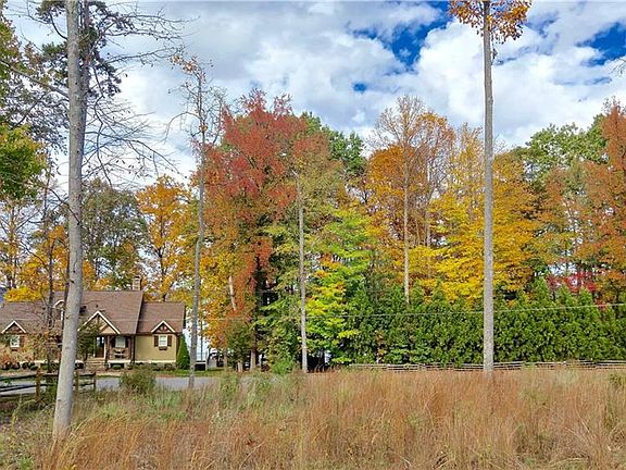 3rd image of 136 Tuskarora Point Ln #9