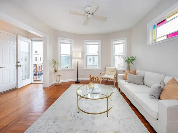 31 Washburn Ave #3, Cambridge, MA 02140