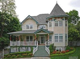 16 Salem Dr, Stony Brook, NY 11790