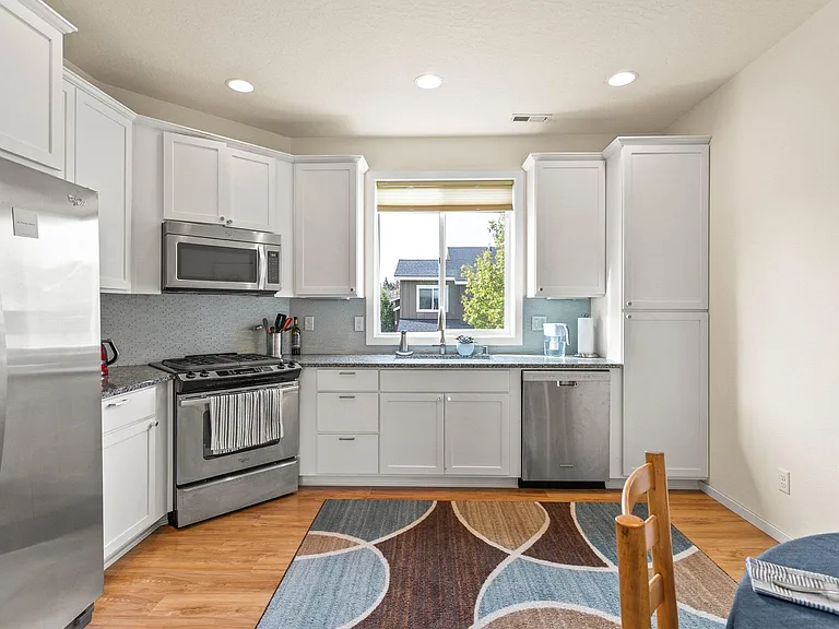 2207 W Bridge Ave — Photo 12