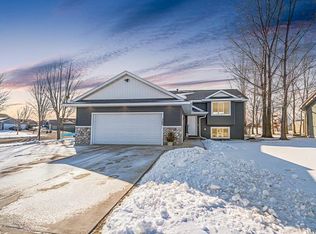 320 Bluebill St, Baldwin, WI 54002