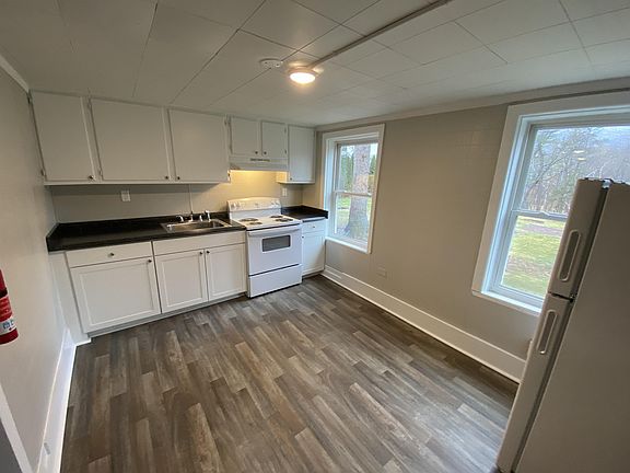 3rd image of 119 Ann St