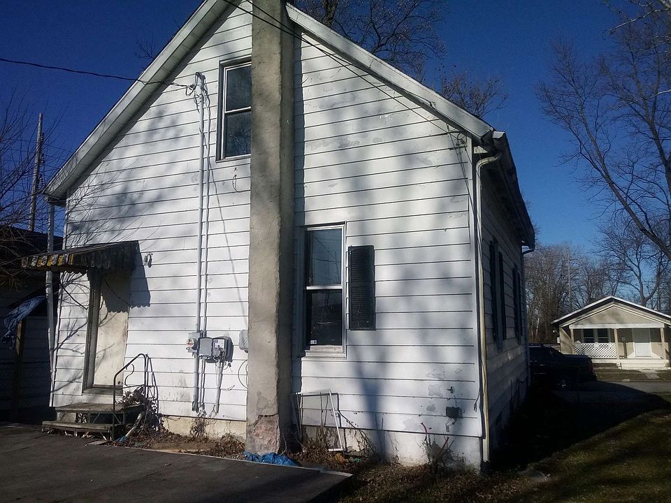 2nd image of 2321 Eby Ave
