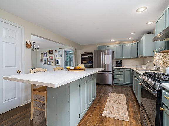 5th image of 37 Tamarack Road