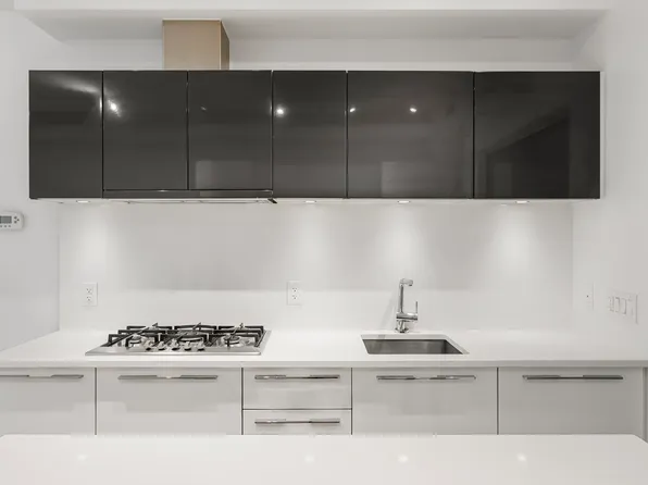 134 E 1st Ave, Vancouver, BC V5T 1A4