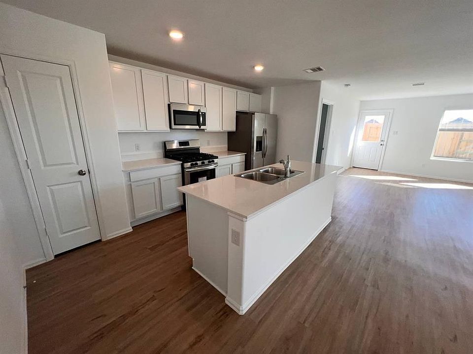 1st image of 1405 Twilight Green Dr