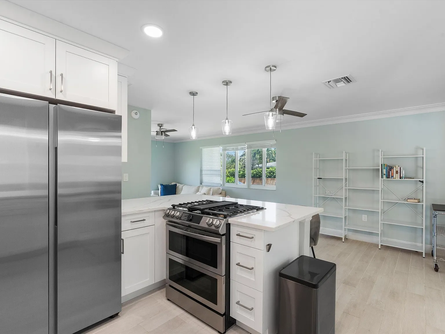 3 bed, 2.0 bath, 1551 sqft, $5,500 — Photo 4