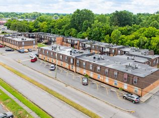 Chateau Royale Apartments, Louisville, KY 40219