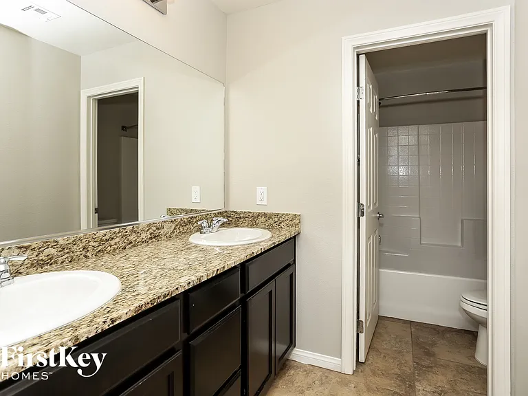 4340 Stardusk Falls Ave — Photo 13