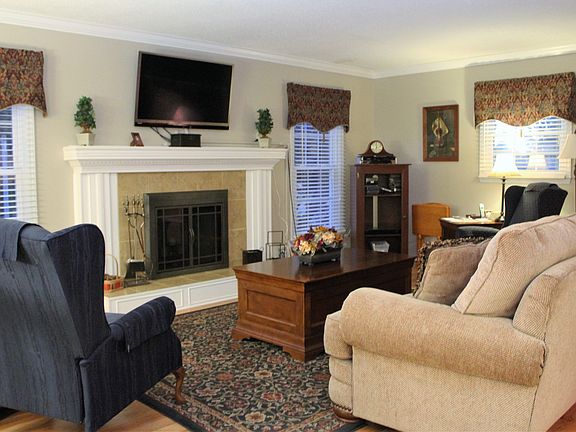 5th image of 109 Tulip Grove Cir