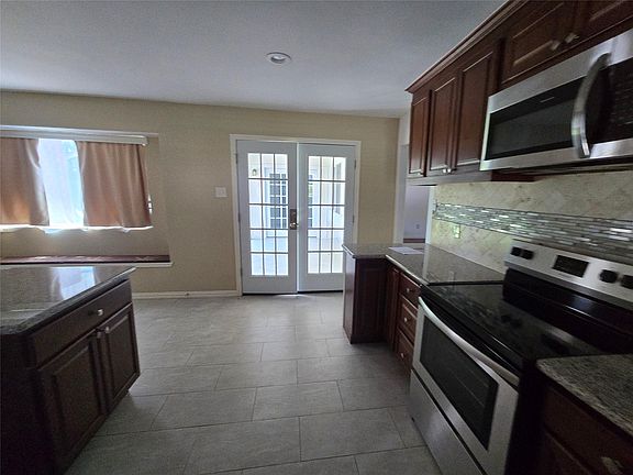 3rd image of 10218 Golden Meadow Dr