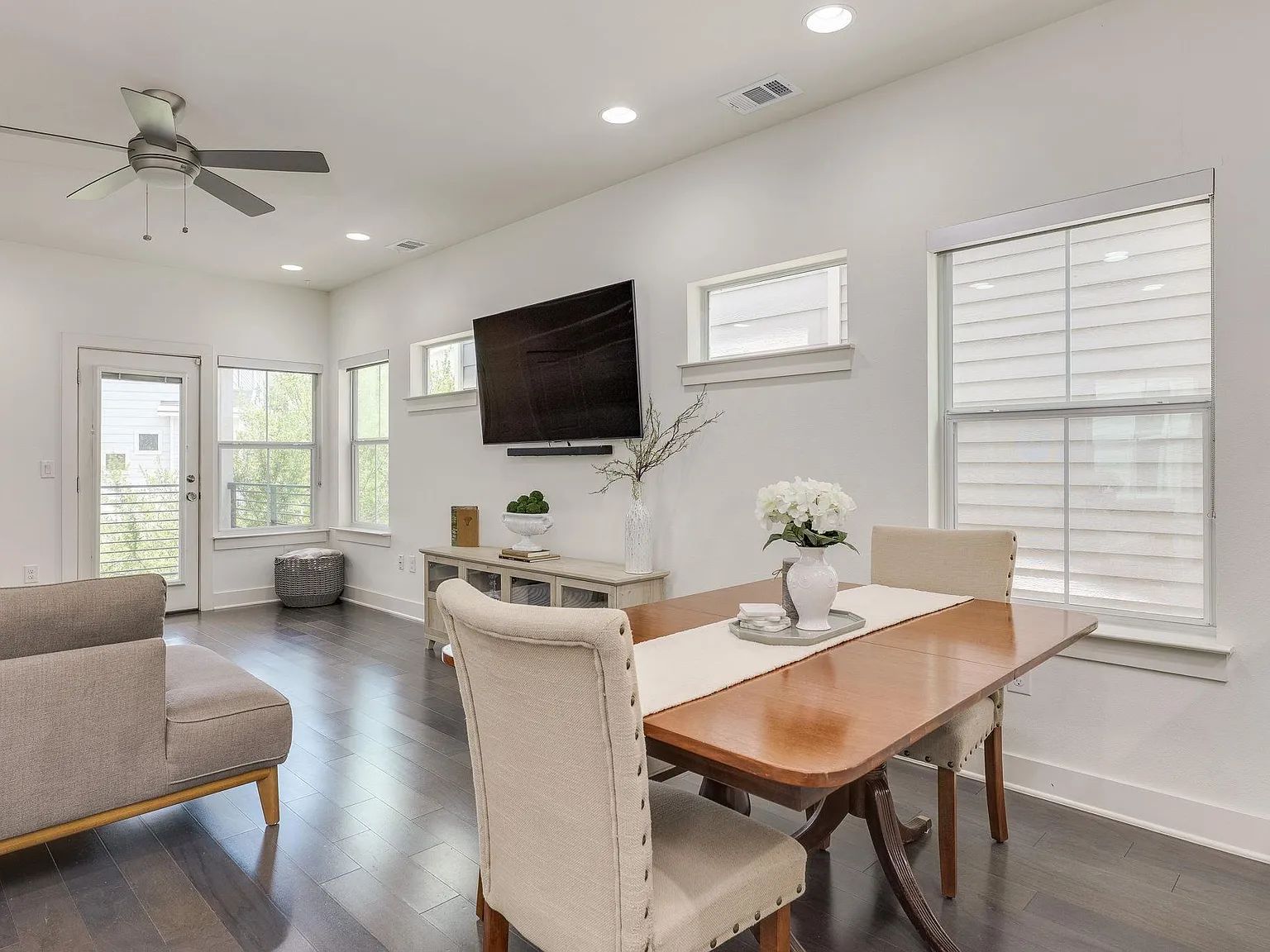 3 bed, 2.5 bath, 1656 sqft, $2,850 — Photo 4
