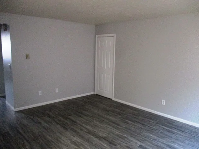 1507 Hancock Dr — Photo 5