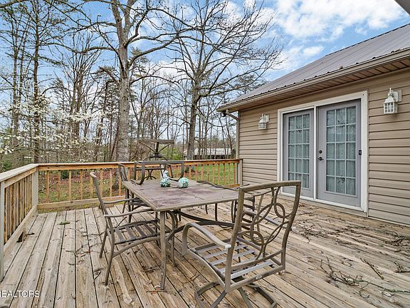 26th image of 281 Hatler Rd