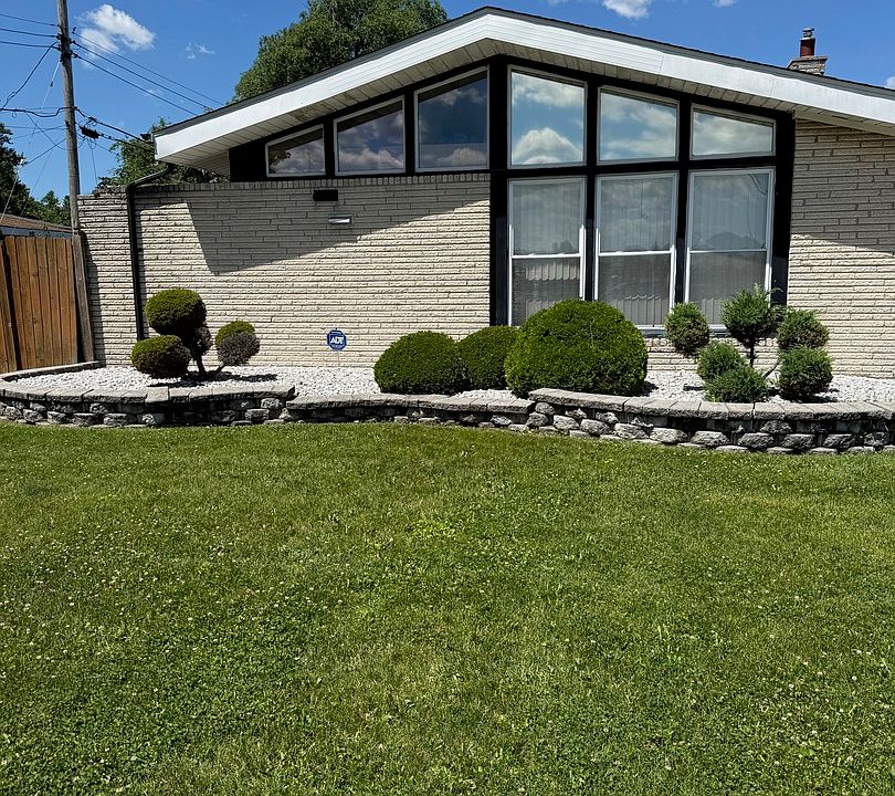 1st image of 15332 Irving Ave