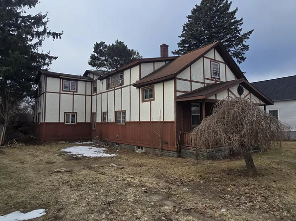 710 E Foster St, Ludington, MI 49431