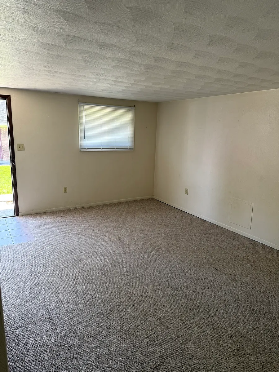 Building Photo - 665 Grove Ln #665