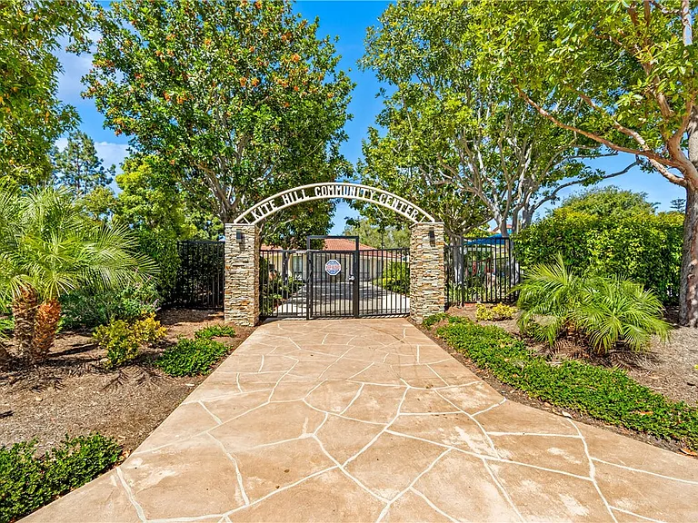 29222 Bobolink Dr — Photo 21