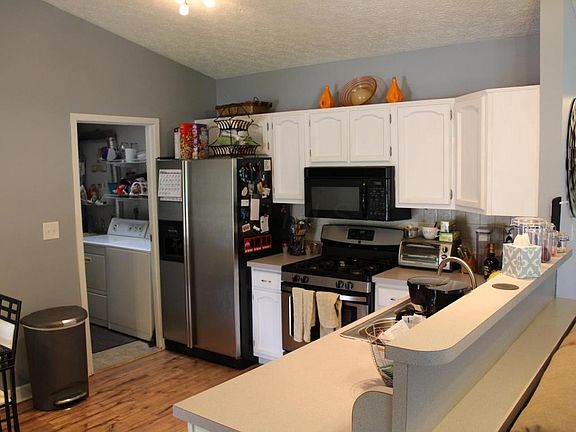 4th image of 229 Leighway Dr
