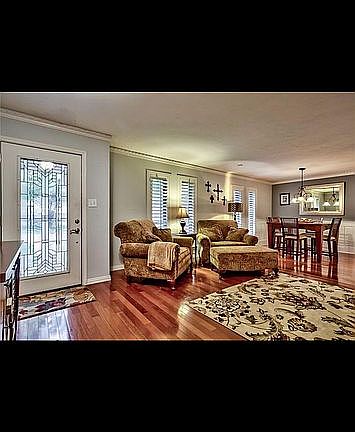 5th image of 2810 Lakeside Ln