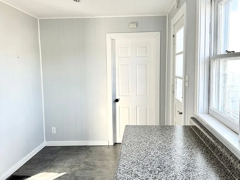 2503 Garfield Ave — Photo 12